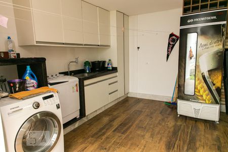 Casa à venda com 455m², 5 quartos e 3 vagas Casa à venda com 455m², 5 quartos e 3 vagasÁrea de Serviço