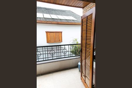 Casa à venda com 455m², 5 quartos e 3 vagas Casa à venda com 455m², 5 quartos e 3 vagasQuarto 3 - Varanda