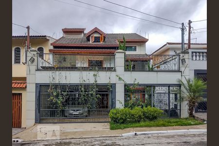 Casa à venda com 455m², 5 quartos e 3 vagas Casa à venda com 455m², 5 quartos e 3 vagasFachada