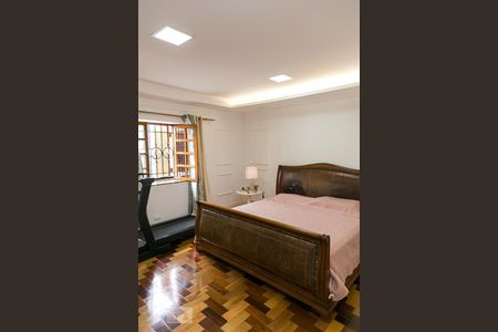 Casa à venda com 455m², 5 quartos e 3 vagas Casa à venda com 455m², 5 quartos e 3 vagasSuíte