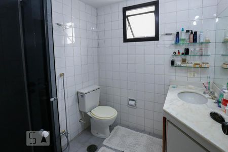 Apartamento à venda com 150m², 3 quartos e 3 vagas Apartamento à venda com 150m², 3 quartos e 3 vagasBanheiro da Suíte