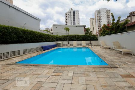 Apartamento à venda com 150m², 3 quartos e 3 vagas Apartamento à venda com 150m², 3 quartos e 3 vagasÁrea comum - Piscina