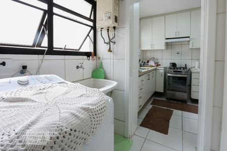 Apartamento à venda com 150m², 3 quartos e 3 vagas Apartamento à venda com 150m², 3 quartos e 3 vagasÁrea de Serviço