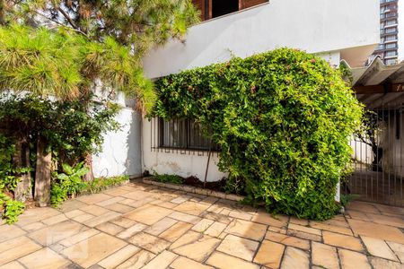 Casa à venda com 210m², 3 quartos e 4 vagas Casa à venda com 210m², 3 quartos e 4 vagasGaragem