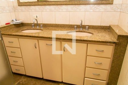 Casa à venda com 600m², 6 quartos e 6 vagas Casa à venda com 600m², 6 quartos e 6 vagasBanheiro da Suíte 5