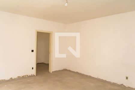 Casa à venda com 600m², 6 quartos e 6 vagas Casa à venda com 600m², 6 quartos e 6 vagasSala da casa de serviço