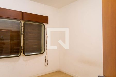 Casa à venda com 600m², 6 quartos e 6 vagas Casa à venda com 600m², 6 quartos e 6 vagasQuarto 3