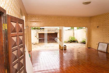 Casa à venda com 600m², 6 quartos e 6 vagas Casa à venda com 600m², 6 quartos e 6 vagasGaragem