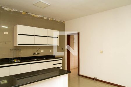 Casa à venda com 600m², 6 quartos e 6 vagas Casa à venda com 600m², 6 quartos e 6 vagasCozinha