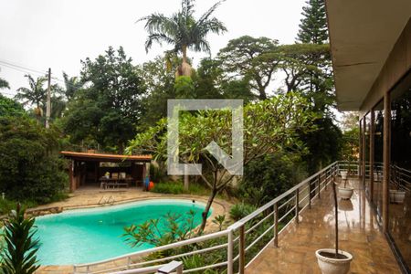 Casa à venda com 600m², 6 quartos e 6 vagas Casa à venda com 600m², 6 quartos e 6 vagasVista do Quarto 2