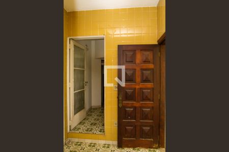 Casa à venda com 600m², 6 quartos e 6 vagas Casa à venda com 600m², 6 quartos e 6 vagasBanheiro da Suíte de serviço