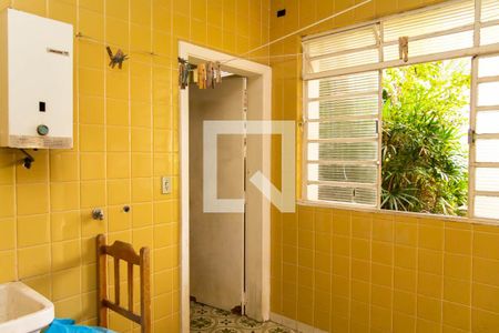 Casa à venda com 600m², 6 quartos e 6 vagas Casa à venda com 600m², 6 quartos e 6 vagasÁrea de Serviço 2