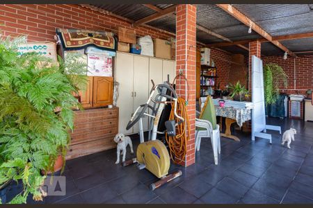 Casa à venda com 125m², 4 quartos e 1 vaga Casa à venda com 125m², 4 quartos e 1 vagaÁrea comum