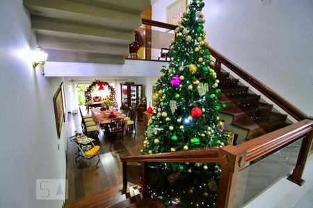 Casa à venda com 600m², 4 quartos e 6 vagasEscada