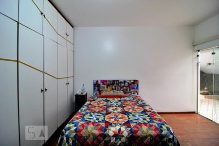 Casa à venda com 600m², 4 quartos e 6 vagasSuíte 2