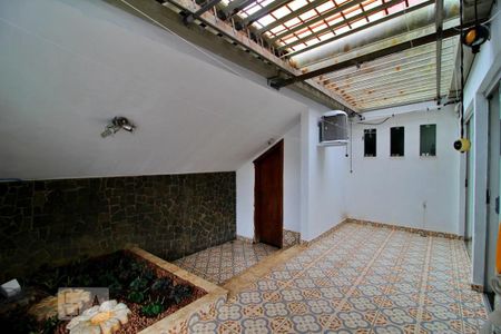Casa à venda com 600m², 4 quartos e 6 vagasQuintal