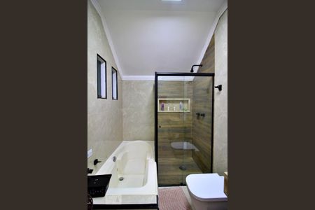 Casa à venda com 600m², 4 quartos e 6 vagasBanheiro da Suíte 2