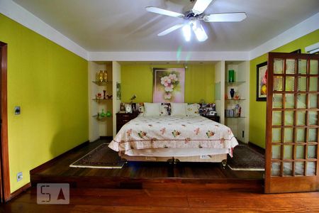 Casa à venda com 600m², 4 quartos e 6 vagasSuíte 1