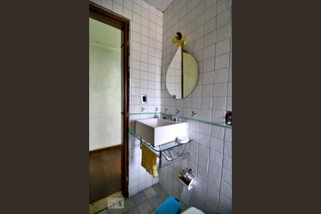 Casa à venda com 600m², 4 quartos e 6 vagasBanheiro da Suíte 4