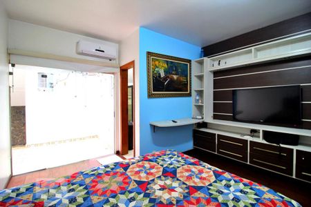 Casa à venda com 600m², 4 quartos e 6 vagasSuíte 2