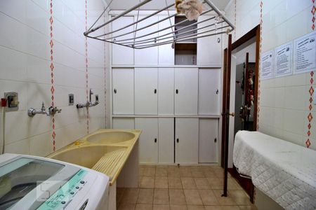 Casa à venda com 600m², 4 quartos e 6 vagasÁrea de Serviço