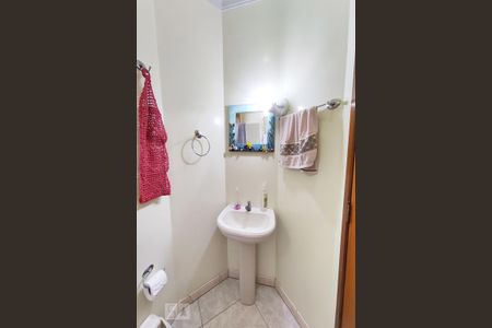 Casa à venda com 257m², 4 quartos e 4 vagasBanheiro