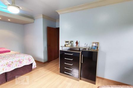 Casa à venda com 257m², 4 quartos e 4 vagasQuarto 2