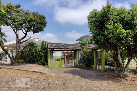 Casa à venda com 257m², 4 quartos e 4 vagasFachada