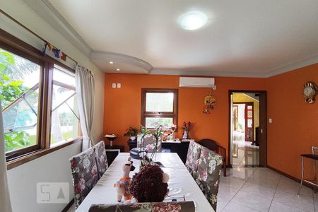 Casa à venda com 257m², 4 quartos e 4 vagasSala de Jantar e Cozinha