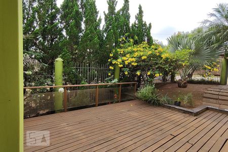 Casa à venda com 257m², 4 quartos e 4 vagasDeque  e Jardim