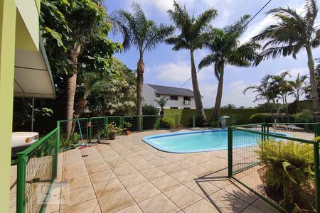 Casa à venda com 257m², 4 quartos e 4 vagasPiscina