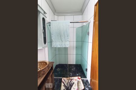 Casa à venda com 257m², 4 quartos e 4 vagasBanheiro 2