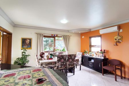 Casa à venda com 257m², 4 quartos e 4 vagasSala de Jantar e Cozinha