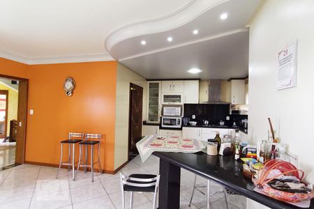 Casa à venda com 257m², 4 quartos e 4 vagasSala de Jantar e Cozinha