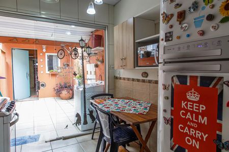 Casa à venda com 170m², 3 quartos e sem vaga Casa à venda com 170m², 3 quartos e sem vagaCozinha