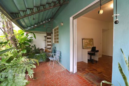 Apartamento à venda com 70m², 2 quartos e 1 vaga Apartamento à venda com 70m², 2 quartos e 1 vagaVaranda