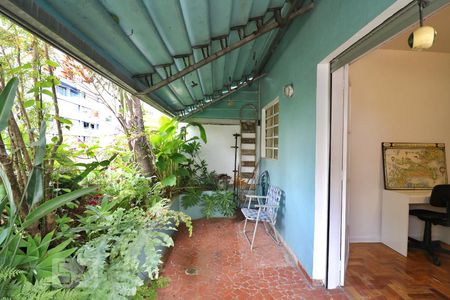 Apartamento à venda com 70m², 2 quartos e 1 vaga Apartamento à venda com 70m², 2 quartos e 1 vagaVaranda