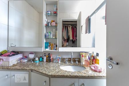 Apartamento à venda com 65m², 2 quartos e 2 vagas Apartamento à venda com 65m², 2 quartos e 2 vagasBanheiro Suíte