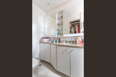 Apartamento à venda com 65m², 2 quartos e 2 vagas Apartamento à venda com 65m², 2 quartos e 2 vagasBanheiro Suíte