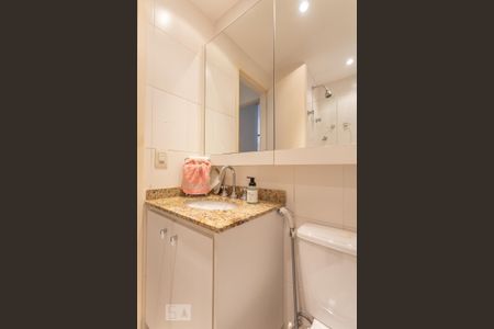 Apartamento à venda com 65m², 2 quartos e 2 vagas Apartamento à venda com 65m², 2 quartos e 2 vagasBanheiro Social