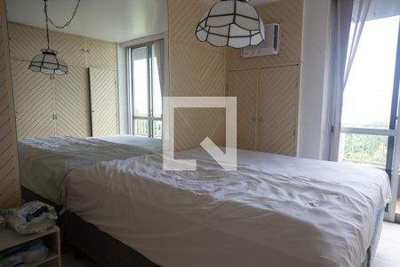 Apartamento à venda com 220m², 3 quartos e 3 vagas Apartamento à venda com 220m², 3 quartos e 3 vagasQuarto Suíte 1