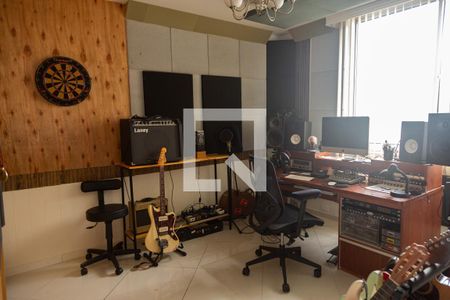 Apartamento à venda com 220m², 3 quartos e 3 vagas Apartamento à venda com 220m², 3 quartos e 3 vagasQuarto Suíte 2