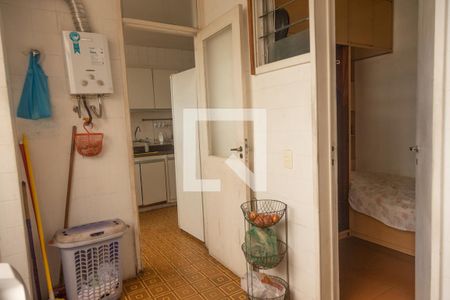 Apartamento à venda com 220m², 3 quartos e 3 vagas Apartamento à venda com 220m², 3 quartos e 3 vagasÁrea de Serviço