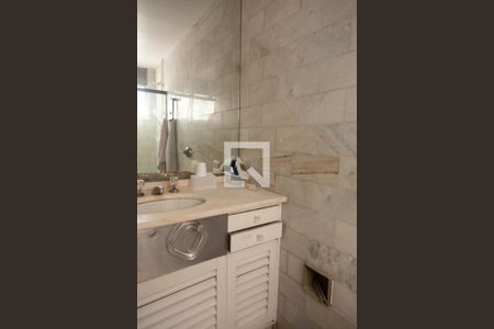 Apartamento à venda com 220m², 3 quartos e 3 vagas Apartamento à venda com 220m², 3 quartos e 3 vagasBanheiro do Quarto Suite 1