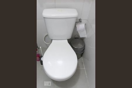 Apartamento à venda com 56m², 2 quartos e 1 vagaDetalhe banheiro