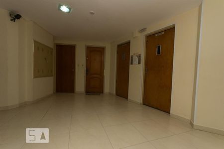 Apartamento para alugar com 70m², 2 quartos e 1 vaga Apartamento para alugar com 70m², 2 quartos e 1 vagaHall social