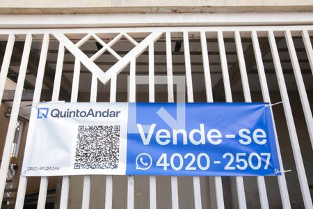 Casa à venda com 120m², 3 quartos e 3 vagas Casa à venda com 120m², 3 quartos e 3 vagasFachada