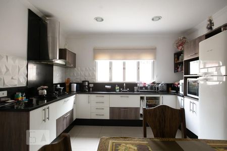 Casa à venda com 550m², 2 quartos e 50 vagasCozinha