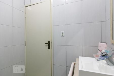 Casa à venda com 550m², 2 quartos e 50 vagasBanheiro 