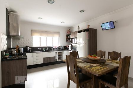 Casa à venda com 550m², 2 quartos e 50 vagasCozinha